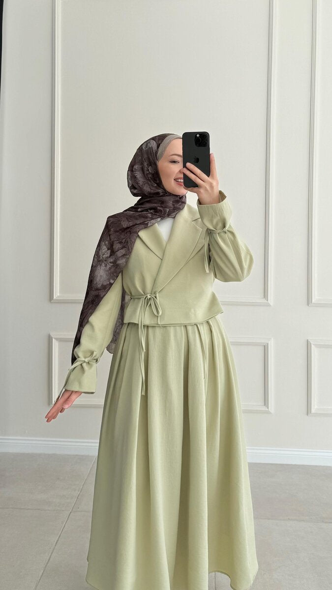 Modest Set