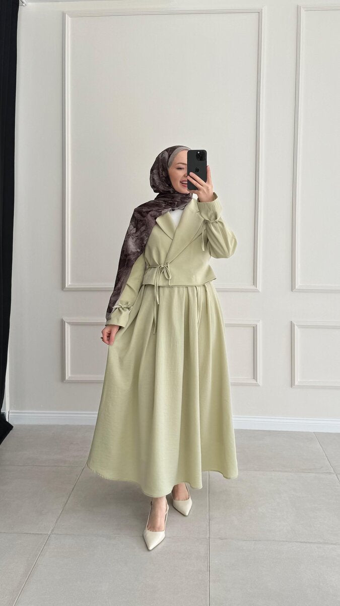Modest Set
