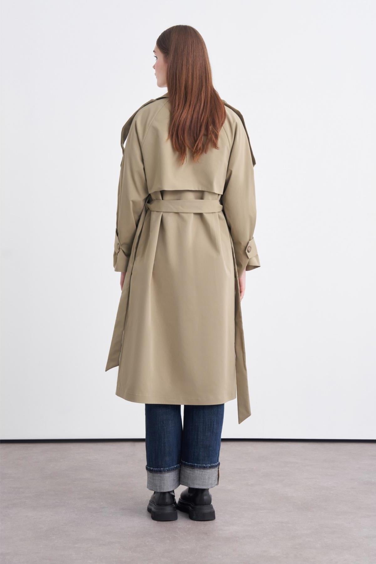 Line wide sleeve trench coat